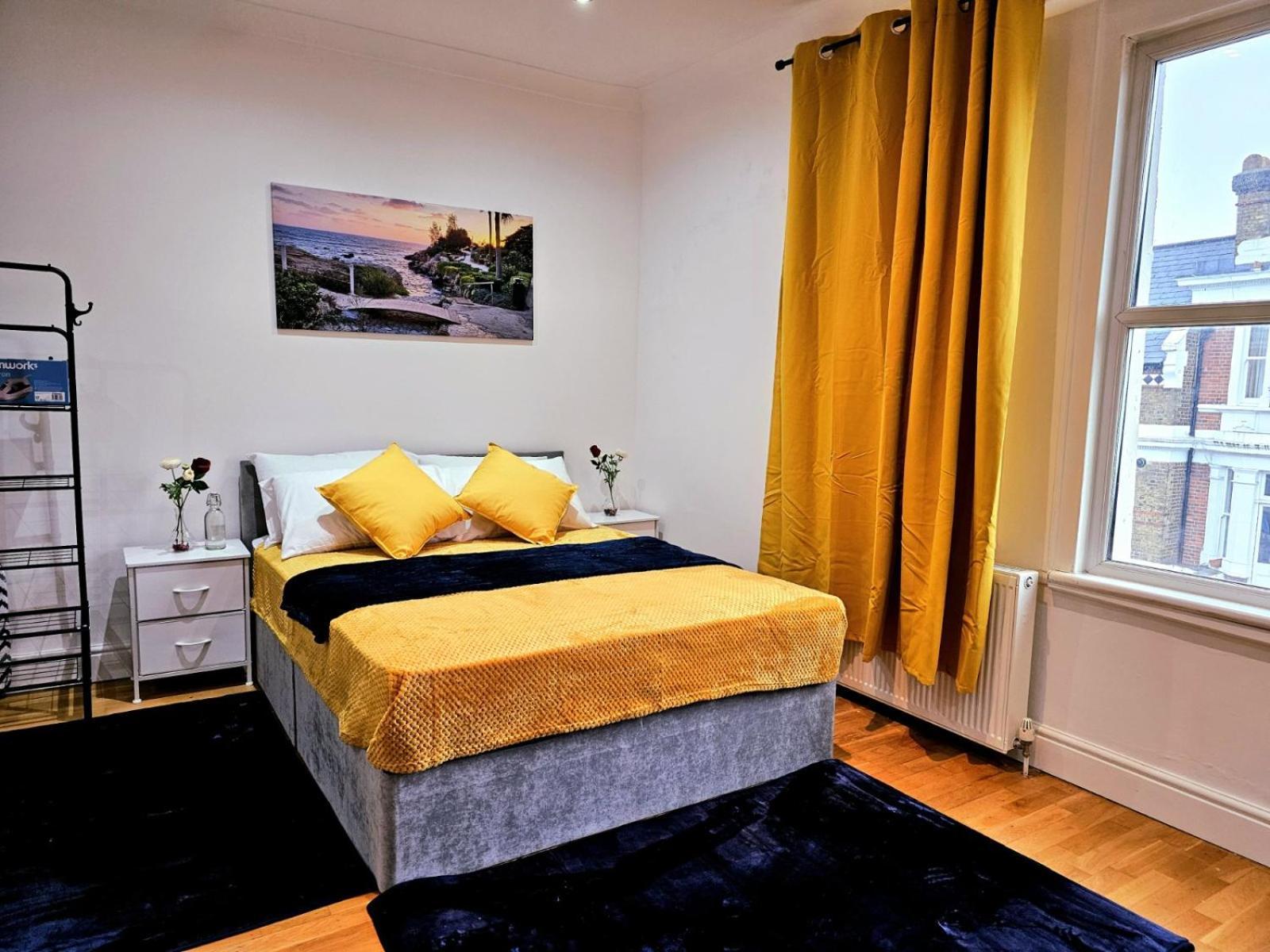 Elegant Spacious In Appartamento